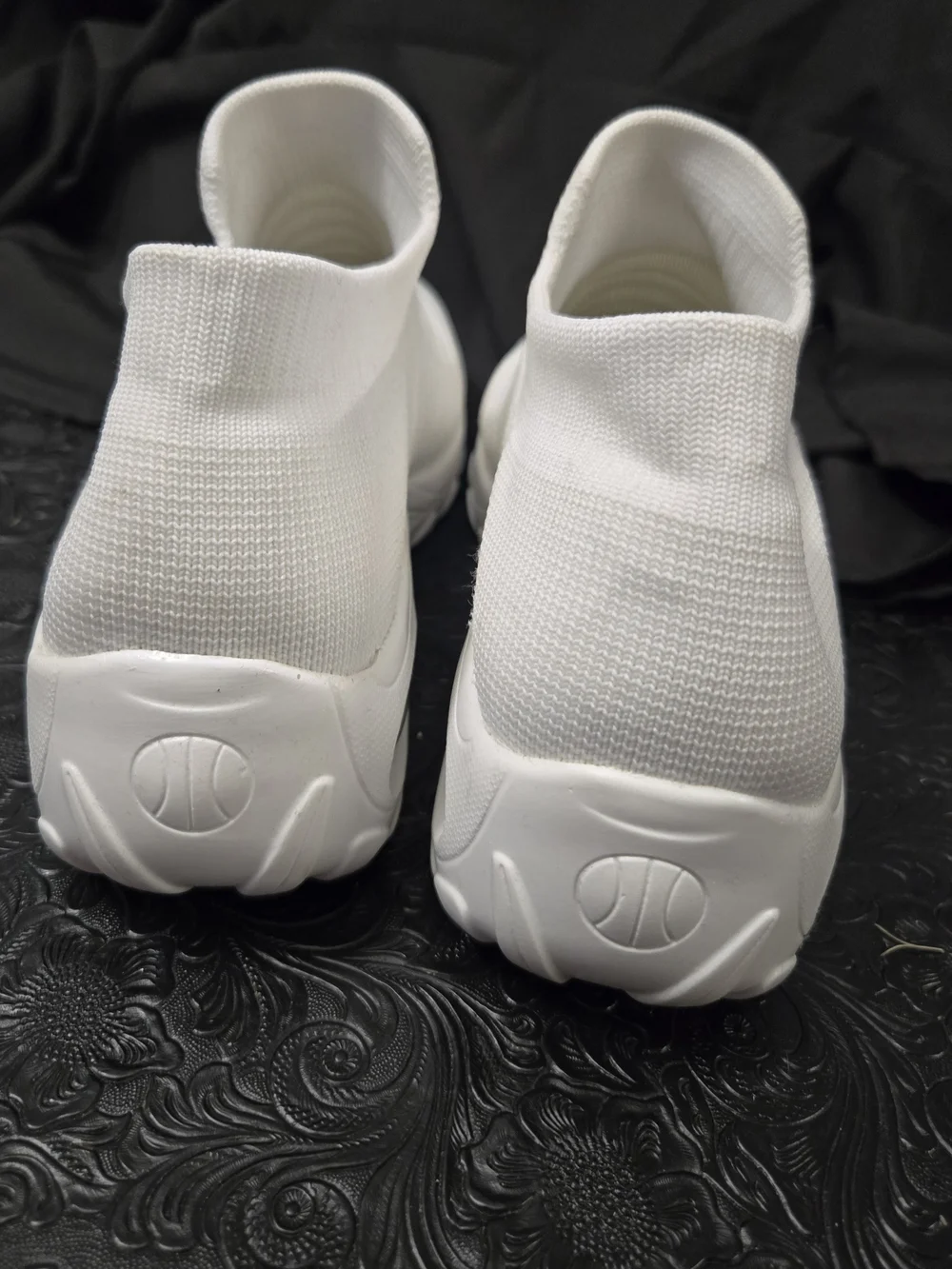 Women's White Slip-On Knit Socks - Brand Unspecified